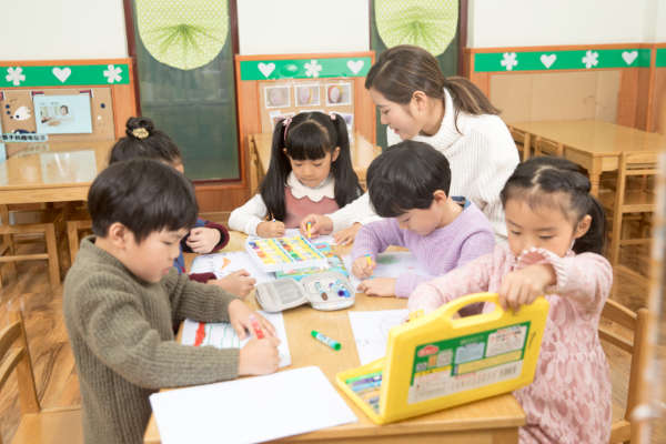 幼儿教育和学前教育的区别 幼师跟学前教育一样吗