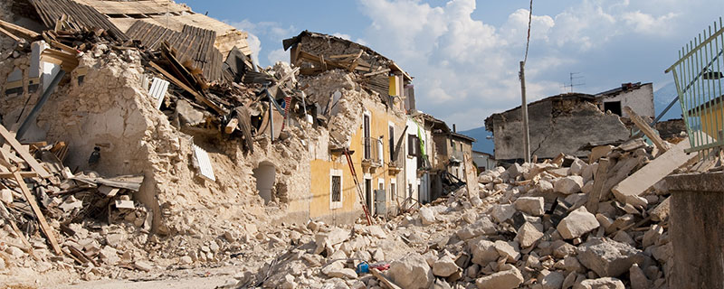 地震躲在哪里安全 地震时躲在哪儿最安全