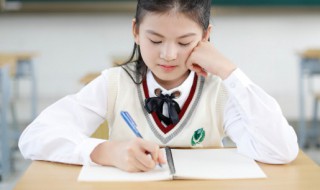描写人的英语作文 描写人的英语作文200字左右