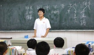 小学班干部竞选演讲稿（小学班干部竞选演讲稿100字）