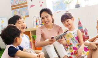 贴春联用英语怎么说 一起贴春联用英语怎么说