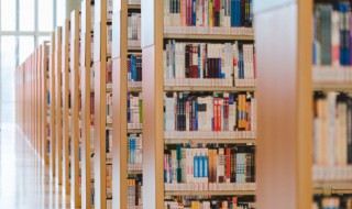 诸葛亮草船借箭概括（诸葛亮草船借箭概括200字）