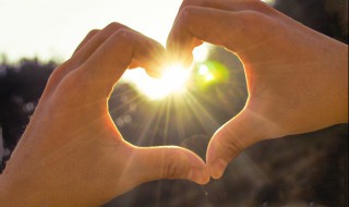 赞美晨曦阳光的唯美句子 描写晨曦阳光的唯美句子