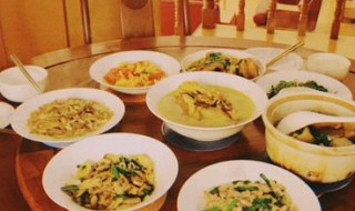 赞美美食的经典诗句（赞美美食的经典诗句词）