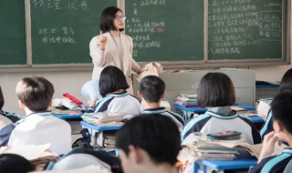 千里之行下一句是什么