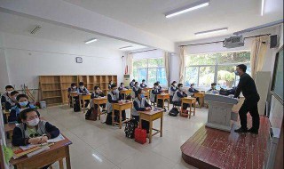 关于校园里的事作文 关于校园里的事作文400字