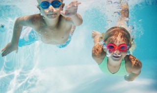 关于游泳的作文 关于游泳的作文400字