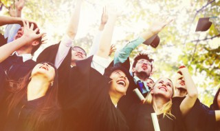 什么叫应届大学毕业生 什么才叫应届大学毕业生