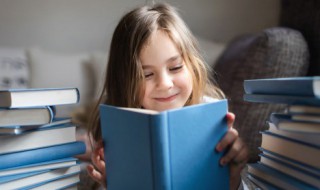 不见当年秦始皇全诗（不见当年秦始皇全诗典故）