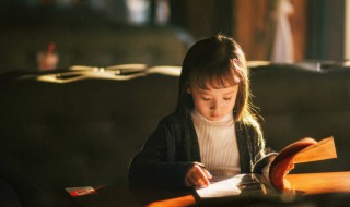 小学生个人简介50字（初中生个人简介100字）