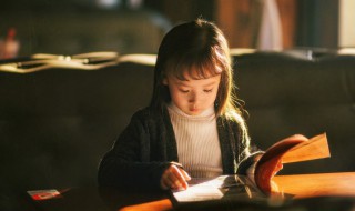 流进另一只眼睛是什么意思（泪水从一只眼睛流入另一只眼睛）