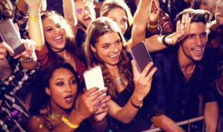 偶像的意思（男神是什么意思）