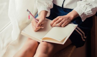 博雷家书作者简介（傅雷家书作者简介及写作背景）