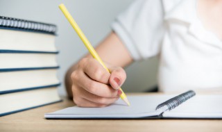 呼兰河传作者简介 呼兰河传作者简介及创作背景