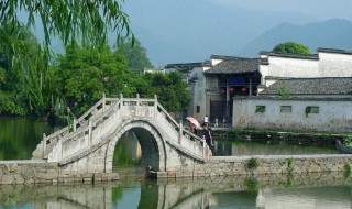 小桥流水人家作者简介（小桥流水人家作者简介怎么写）