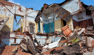 构造地震是怎样发生的（构造地震发生的原因是(  ）