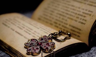 震惊中外的意思 紧急关头的意思和震惊中外的意思