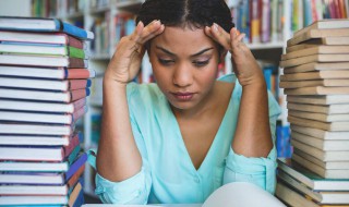 抽噎的意思 抽噎的意思和造句