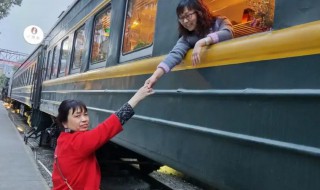 依依不舍的近义词 依依不舍的近义词是什么