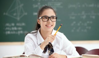 技高一筹的近义词 呆头呆脑别出心裁技高一筹的近义词