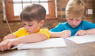 绮组词和拼音（绮的组词和拼音）