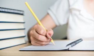 一瞬间造句子（一瞬间造句子二年级）