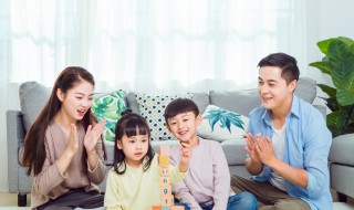 父母怎么在家教育孩子（父母在家教育孩子的方式）