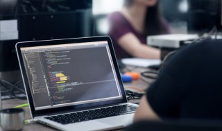想学计算机编程怎样起步 请问要想学计算机编程,首先需要学什么