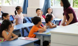 把秋思改写成一个小故事300字（把秋思改写成一篇小故事50字）