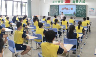 潺潺怎么读（河流潺潺怎么读）