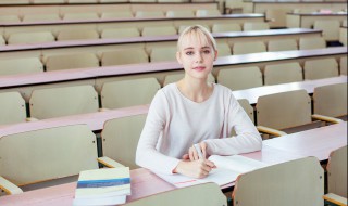 介绍英语怎么读（自我介绍英语怎么读）