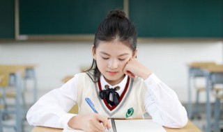 足字加一笔变成什么字（足字加一笔变成什么字再组词）