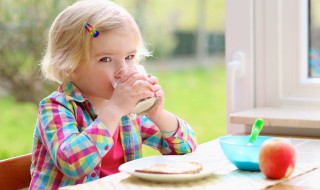 幼儿餐桌礼仪教案（幼儿餐桌礼仪教案反思）