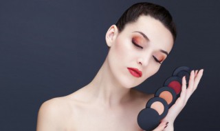 初眼是什么意思 睛的拼音