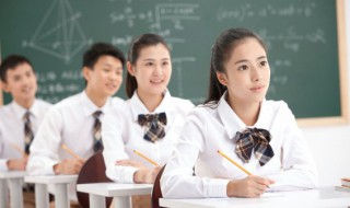 夏虫不可语冰典故是谁的诗（不与夏虫语冰的典故）